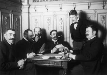 Krtyzk a Continental Szll kvhzban, Saly Nomi tulajdona